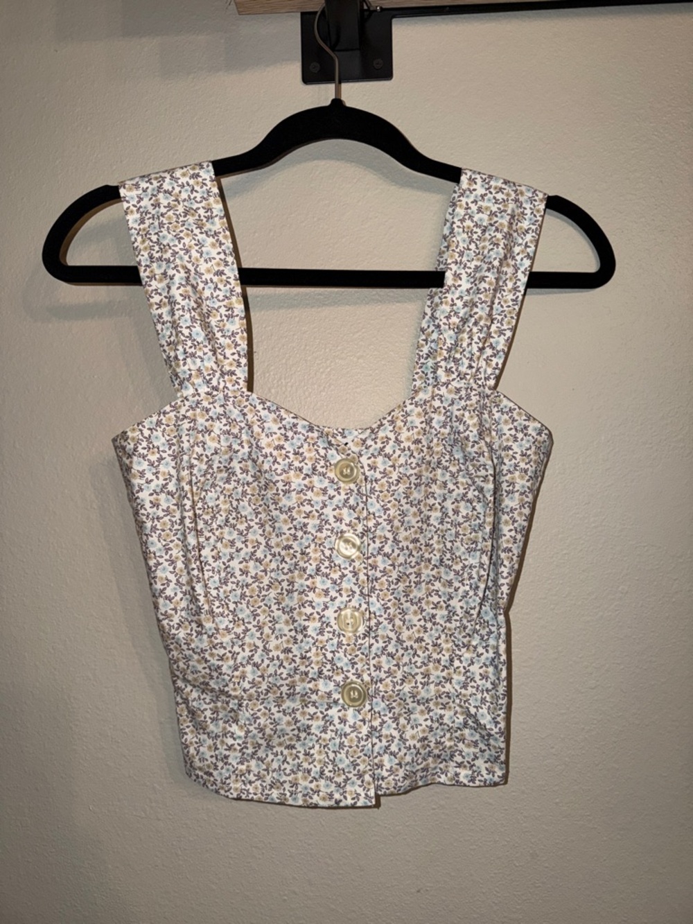 Rouje Cream Floral Button-Front Crop Top